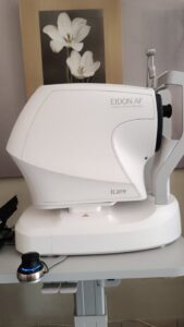 Σύγχρονο διαγνωστικό μηχάνημα iCare EIDON AF για απεικόνιση υπερ-ευρέως πεδίου και αυτοφθορισμό αμφιβληστροειδούς.